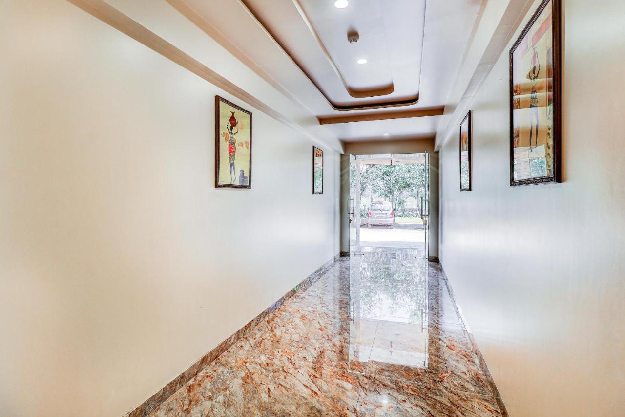 Hotel Apratim Lodging & Boarding Ulhāsnagar Dış mekan fotoğraf
