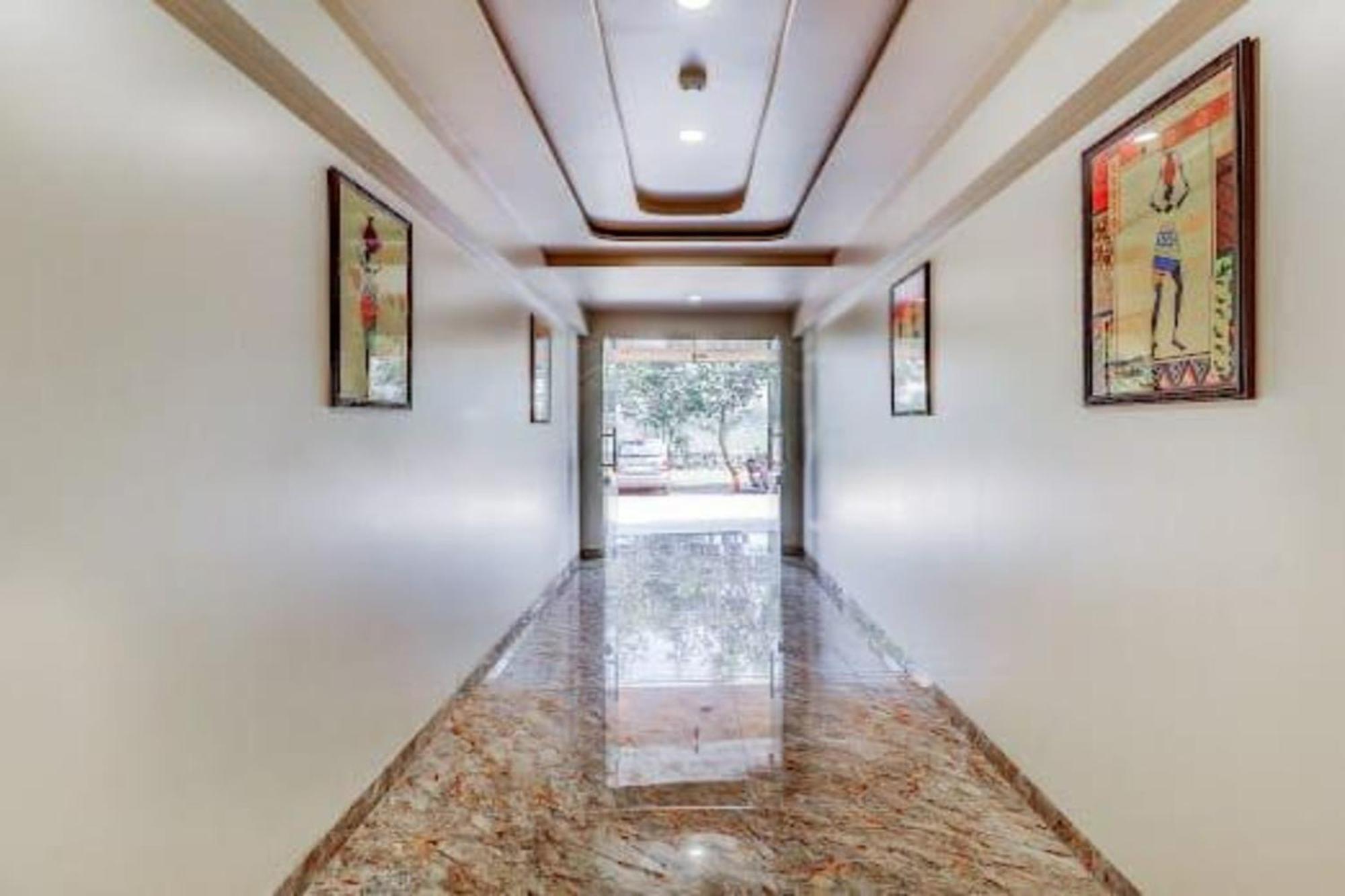Hotel Apratim Lodging & Boarding Ulhāsnagar Dış mekan fotoğraf