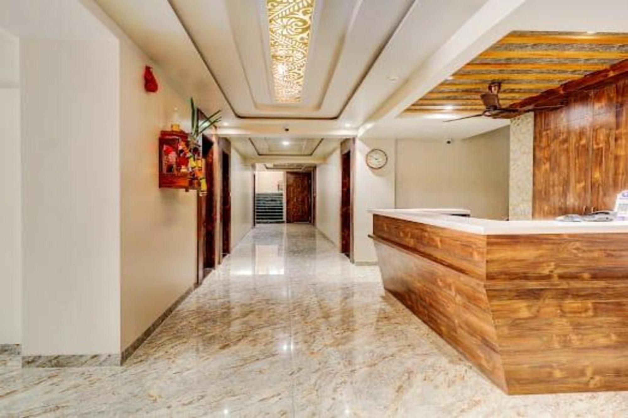 Hotel Apratim Lodging & Boarding Ulhāsnagar Dış mekan fotoğraf